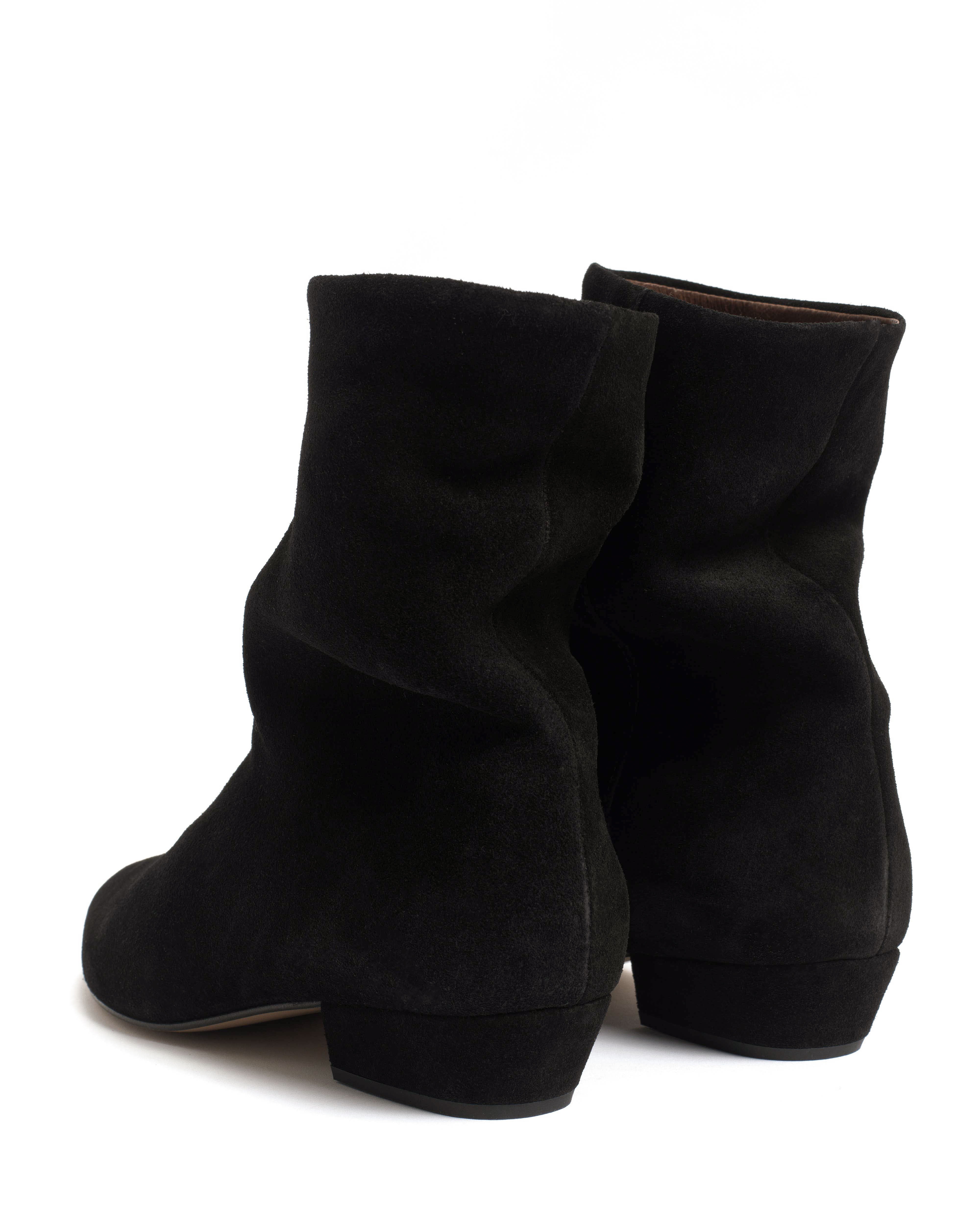 Vully 20 Calf suede Black