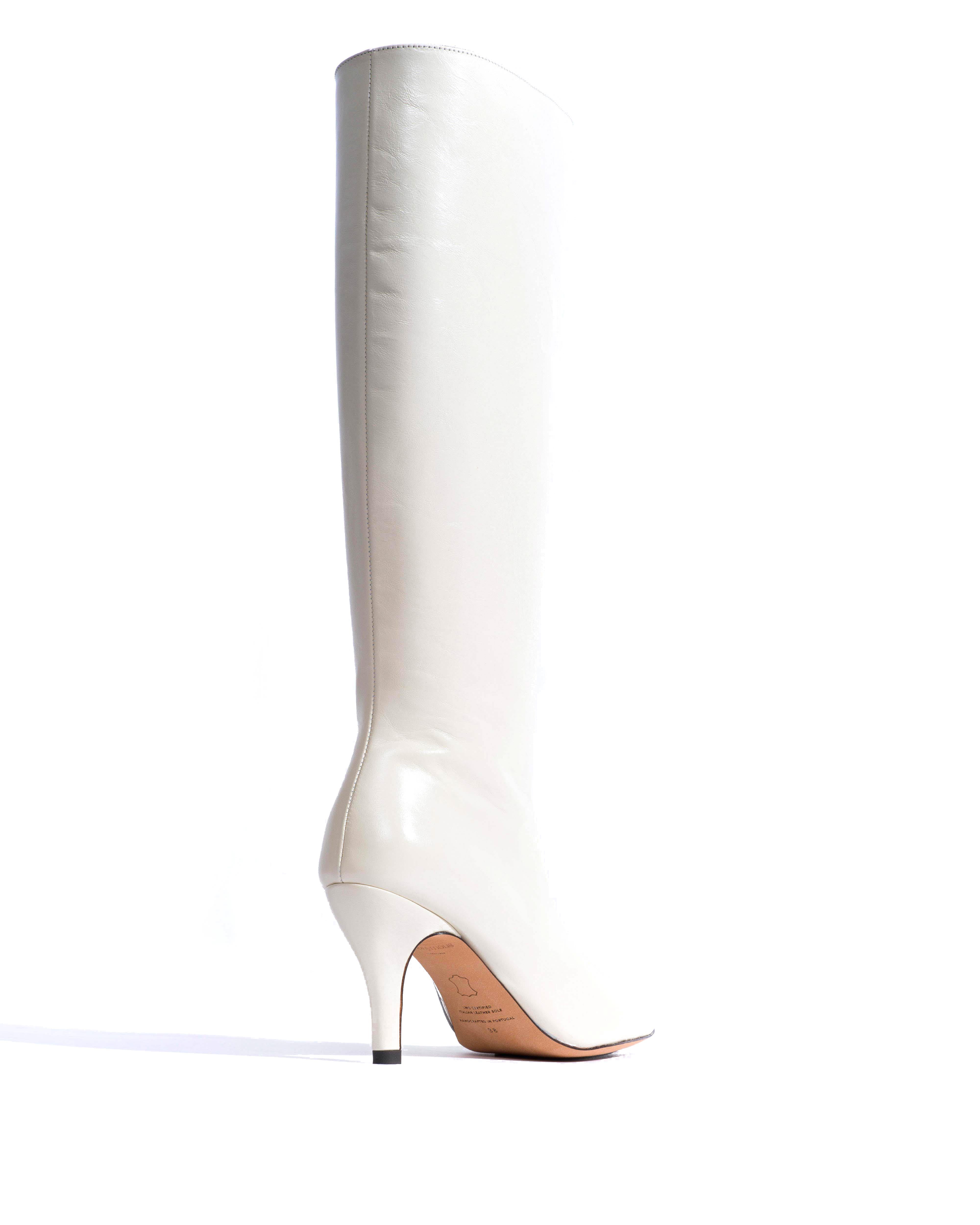 Kali 80 Crinkled polished goat White sand