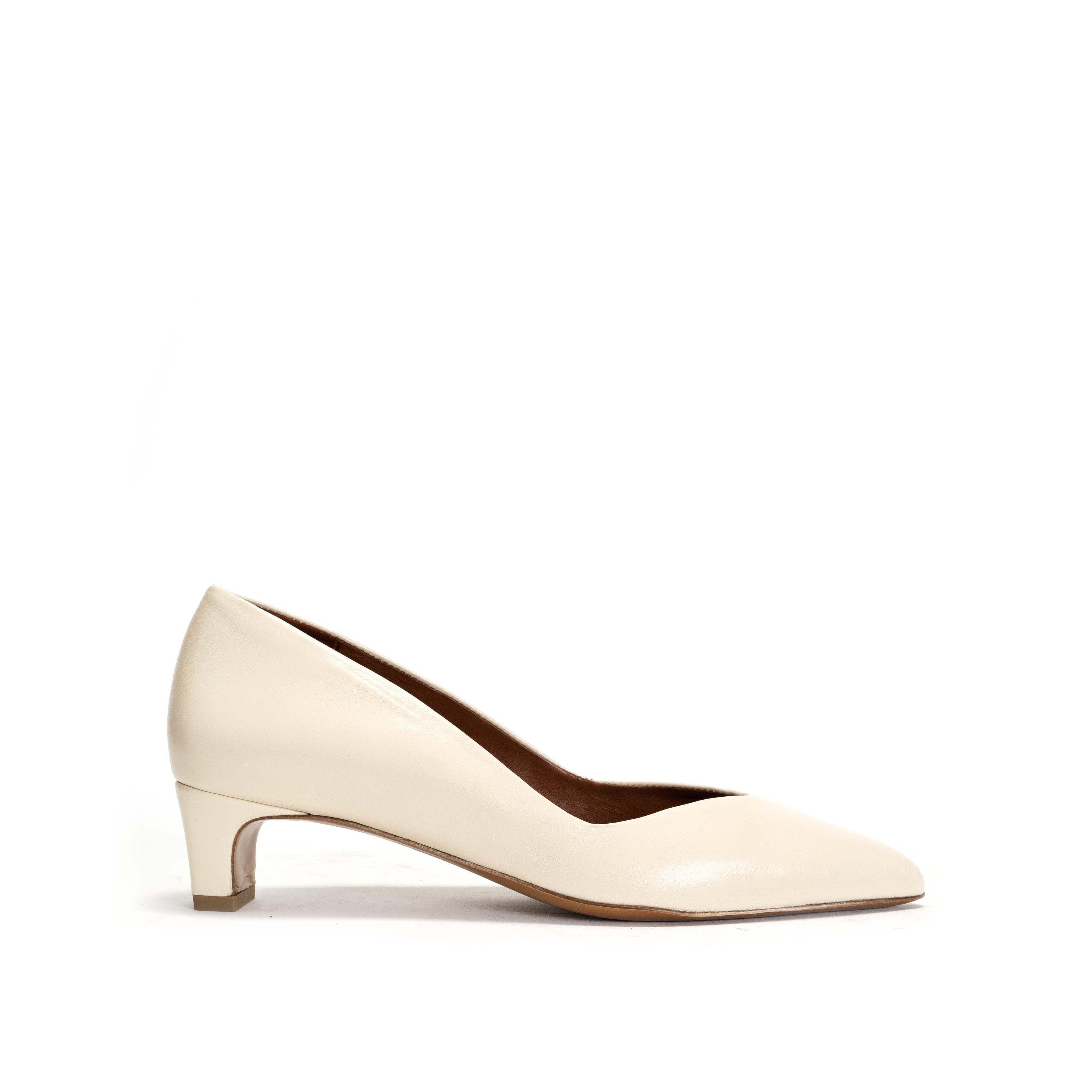 Trini 40 Shiny lamb Milk white